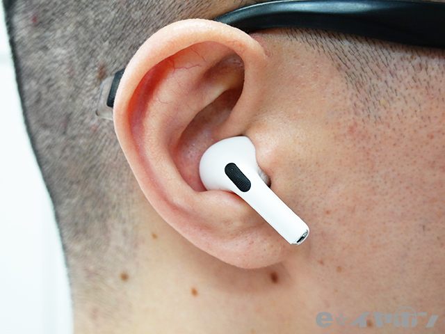 AirPods Proを耳に装着